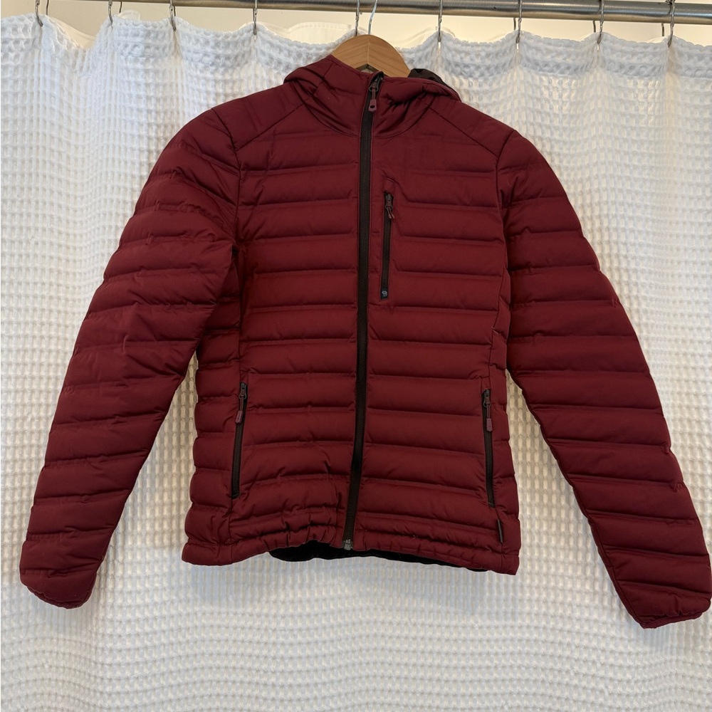Mountain Hardwear Women's Burgundy Puffer Jacket